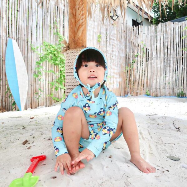 ชุดว่ายน้ำผ้าอ้อมในตัวลาย Penguin Baby rash Panty (cap/top/panty/pants)