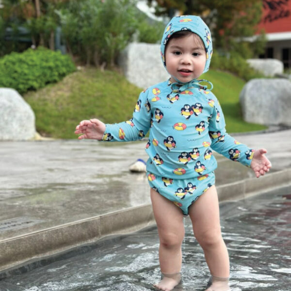 ชุดว่ายน้ำผ้าอ้อมในตัวลาย Penguin Baby rash Panty (cap/top/panty/pants)